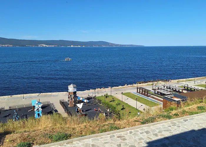 Апартаменти Coastal *